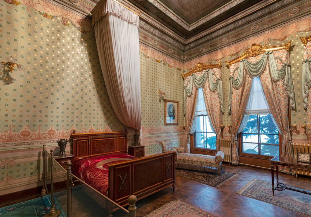Dolmabahçe Palace